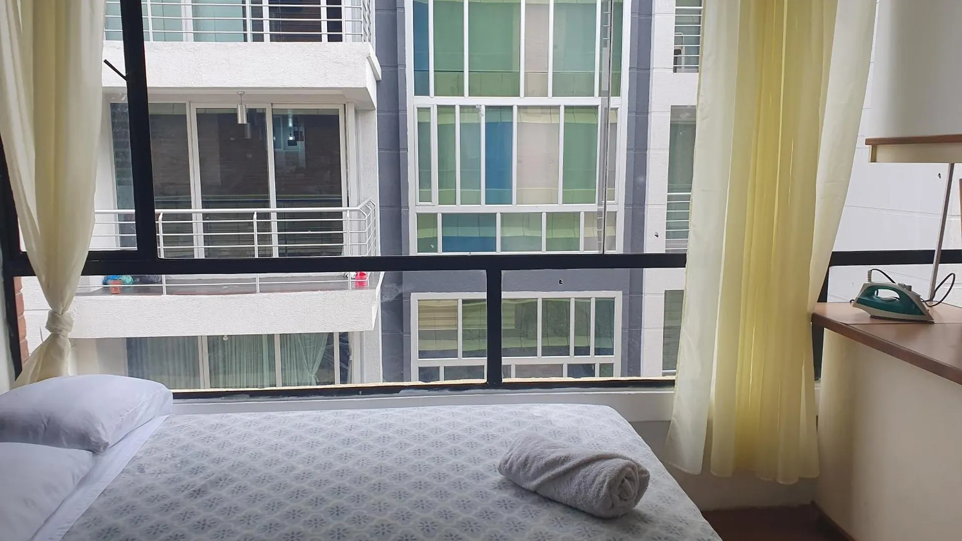 公寓 基多Departamento La Carolina Metro Via公寓